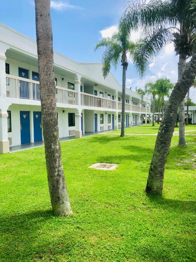 Motel 6-Starke, Fl Екстериор снимка